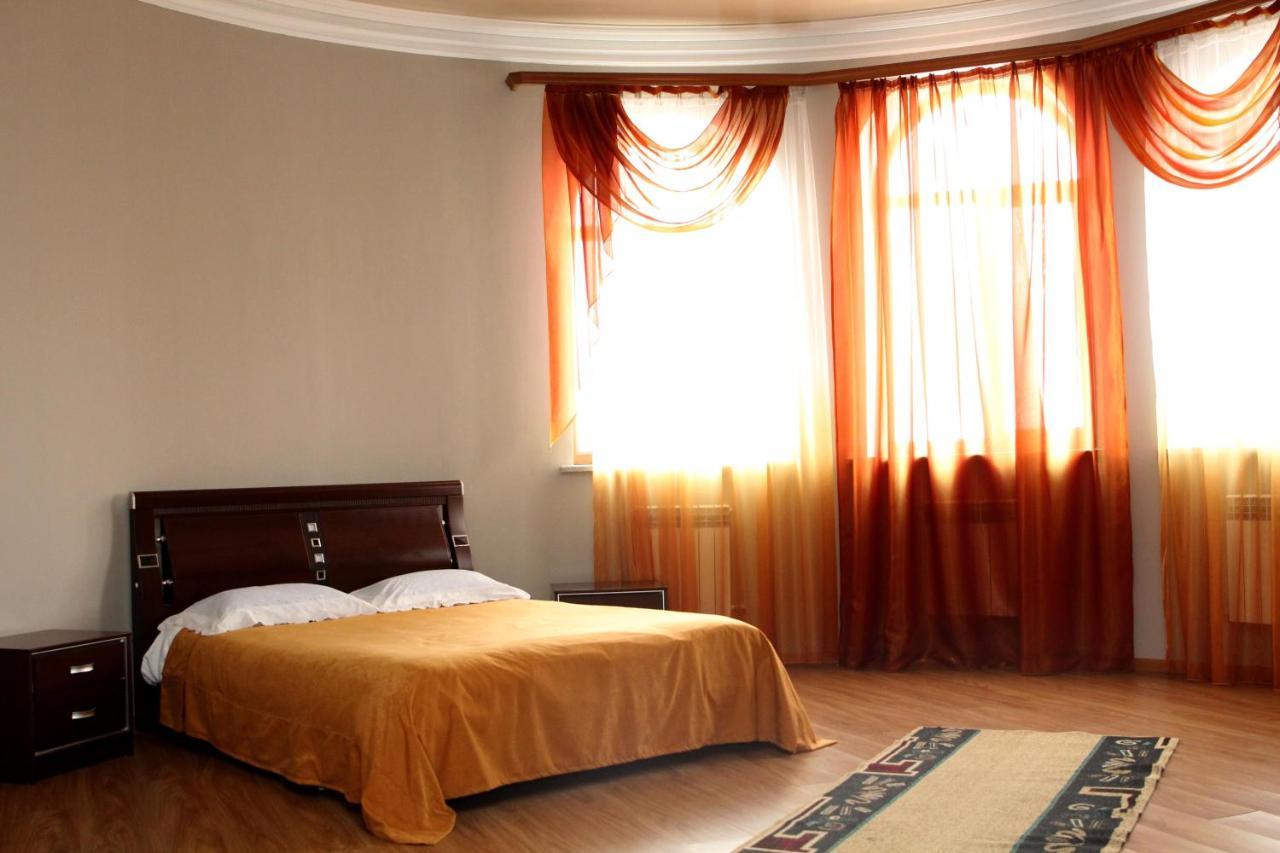 Golden Apricot Bed & Breakfast Gyumri Exterior photo